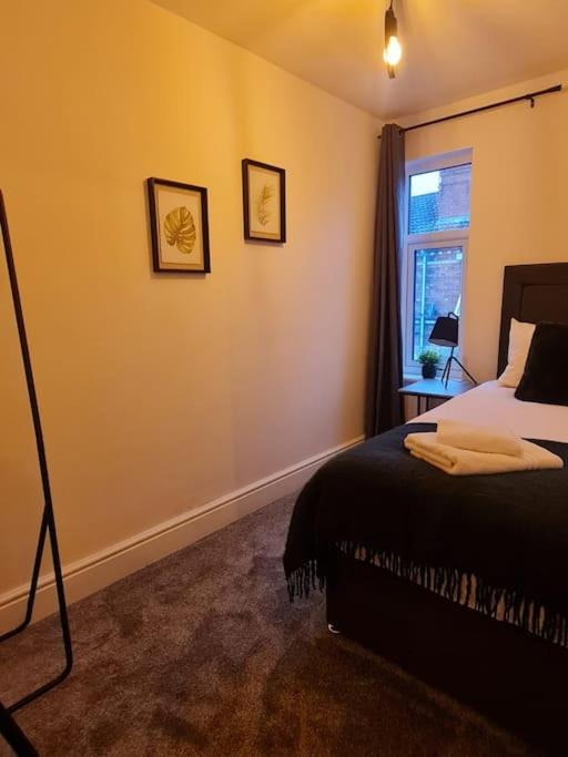 Centrally Located To The City Of Lincoln Exterior photo